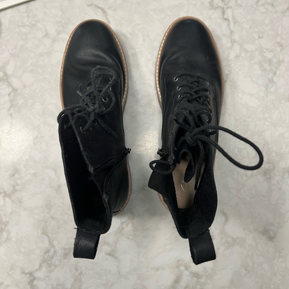 Clarks women’s sneaker style boots, 8.5, EUC - Picture 8 of 10